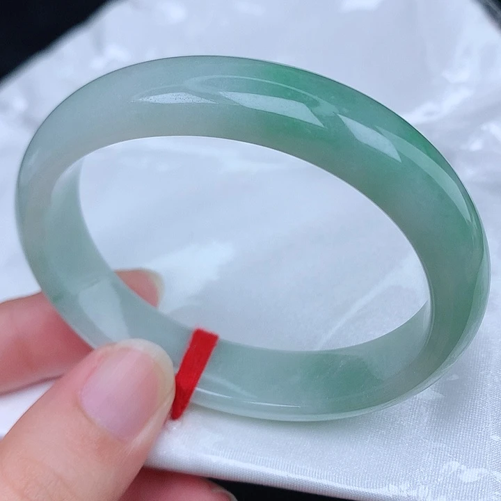 未镶嵌手镯（贵妃镯）翡翠天然