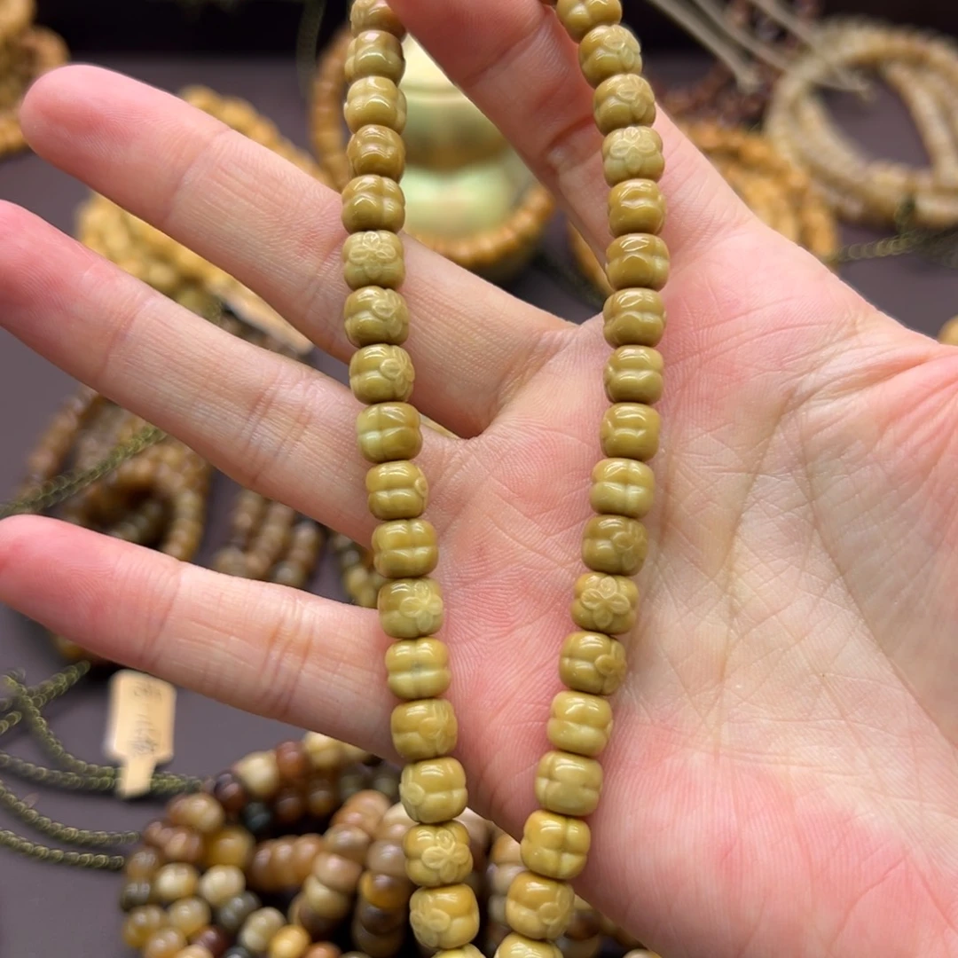 伊***姗吊坠龙脊菩提柿子