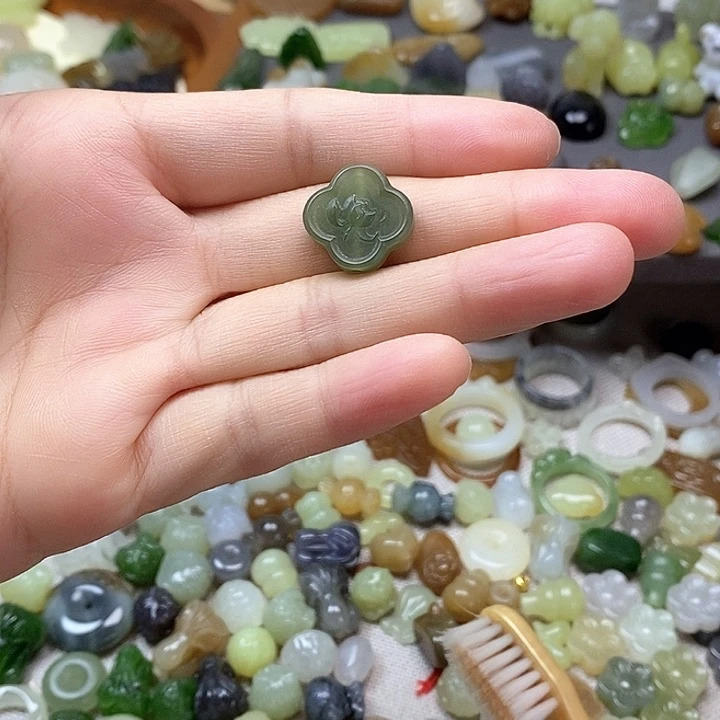 未镶嵌和田玉挂件四叶草莲花