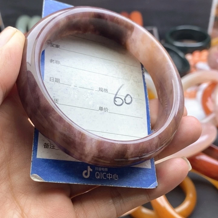 未镶嵌手镯石英质玉