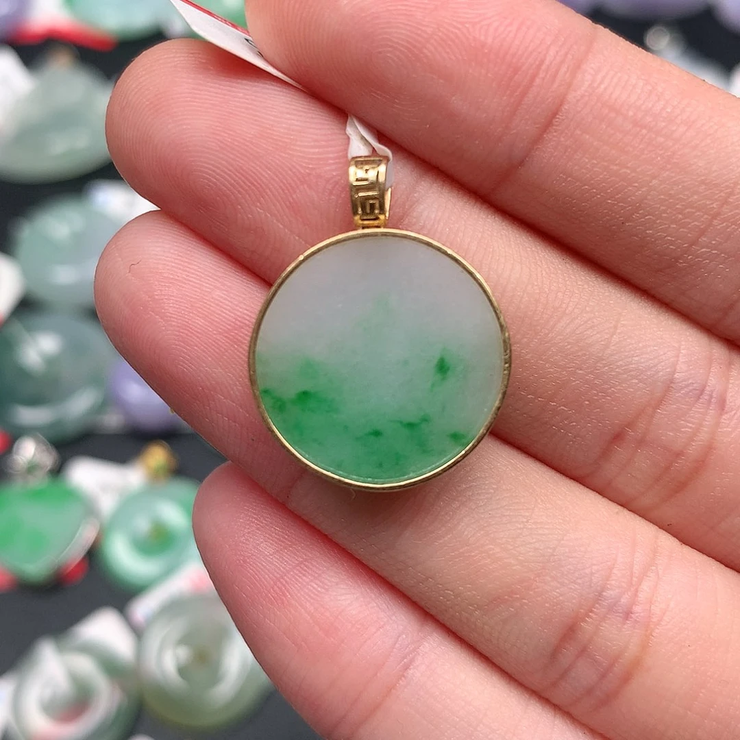 颈饰18K金镶嵌翡翠翡翠手镯