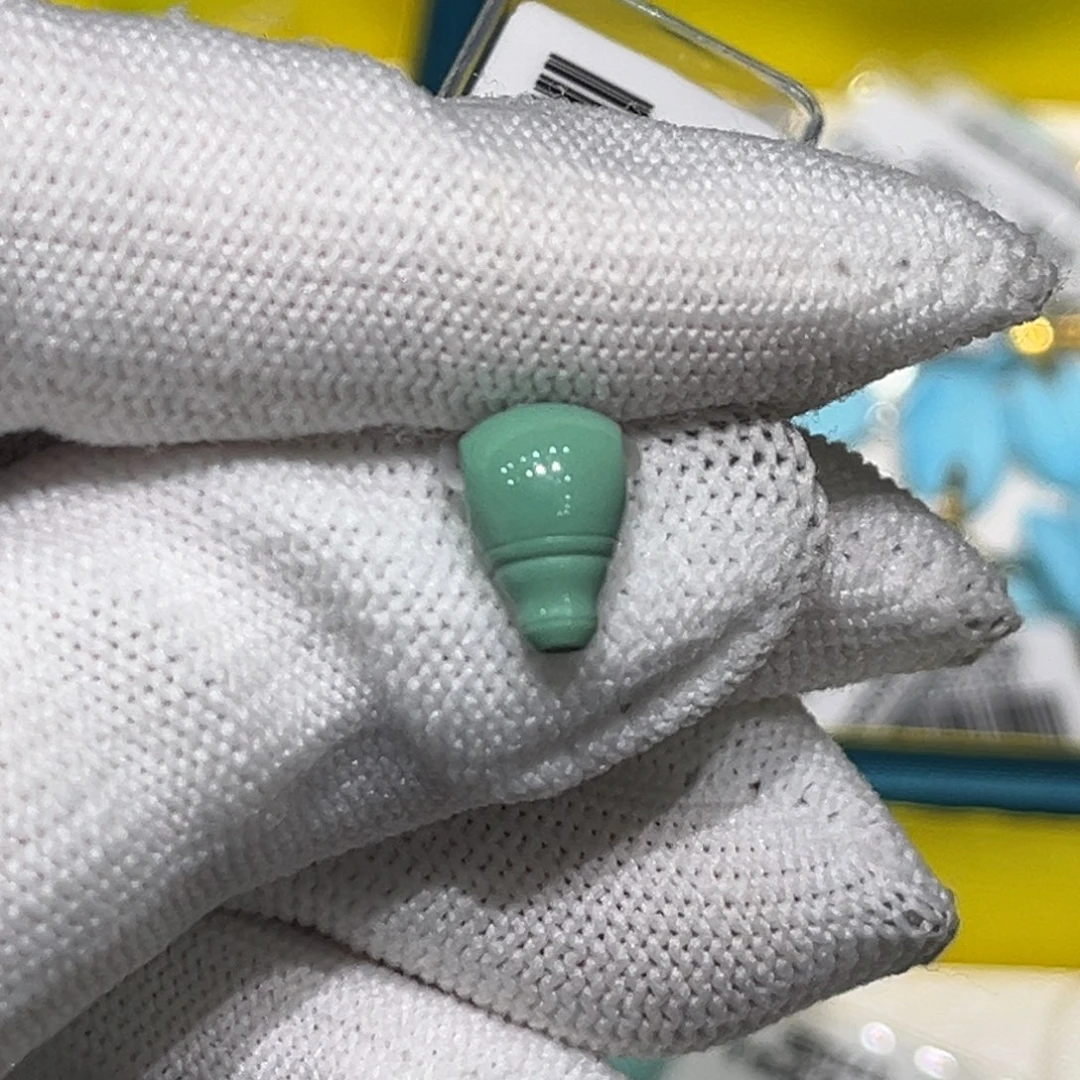 绿松石未镶嵌珠宝奇石精品绿三通