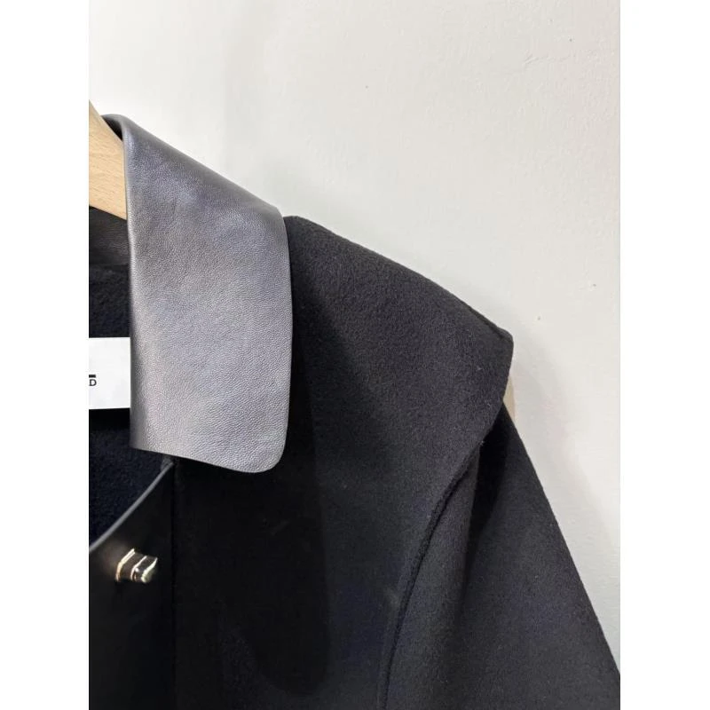 时尚百搭女士款秋冬气质毛呢外套加厚保暖大衣 1K2C70703043