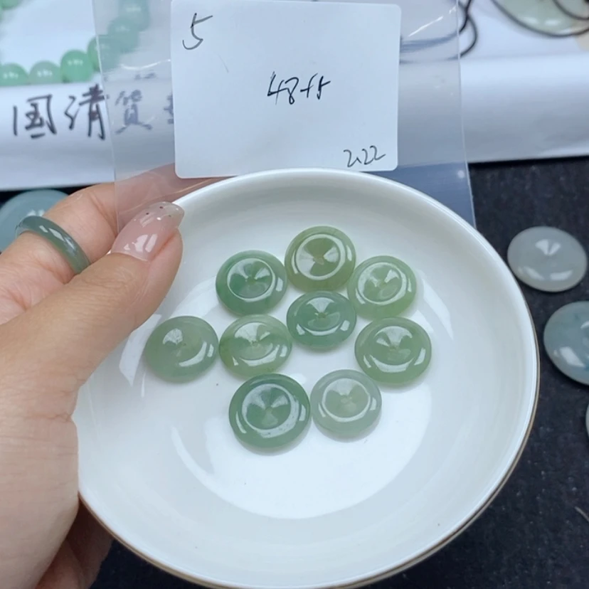 【闪购商品】翡翠颈饰未镶嵌不