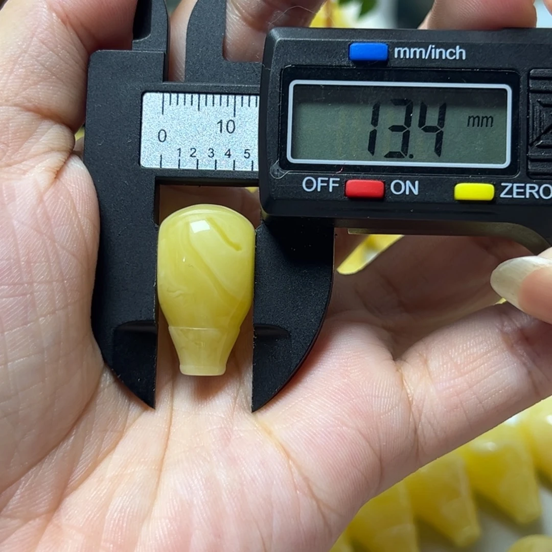 未镶嵌琥珀裸石三通