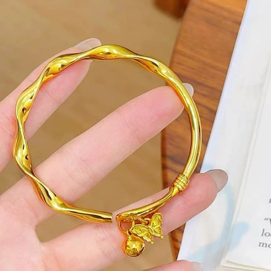 18K 金莫比乌斯小蝴蝶铃铛开口手镯c40