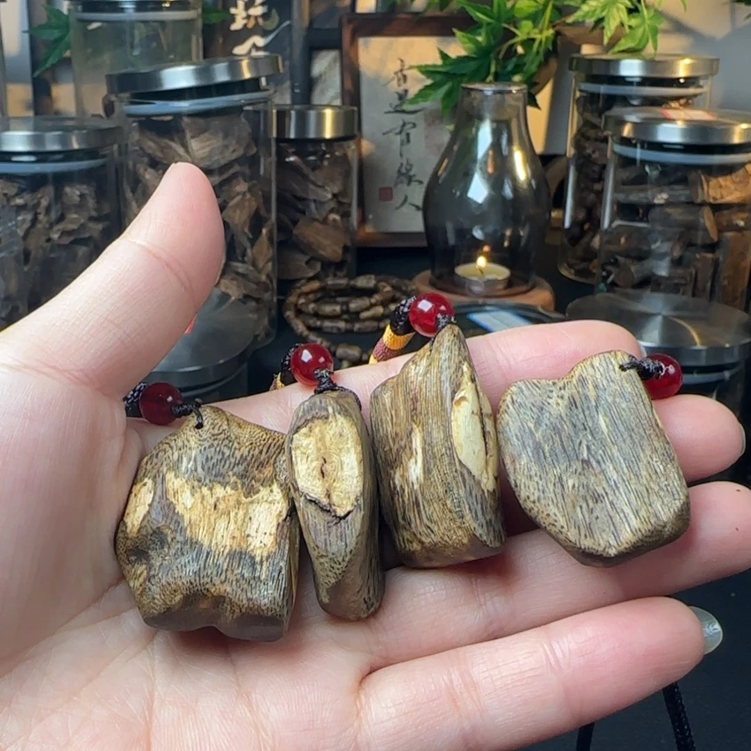 沉香沉香碎屑奇楠淳化老料乌身圆叶多样发一