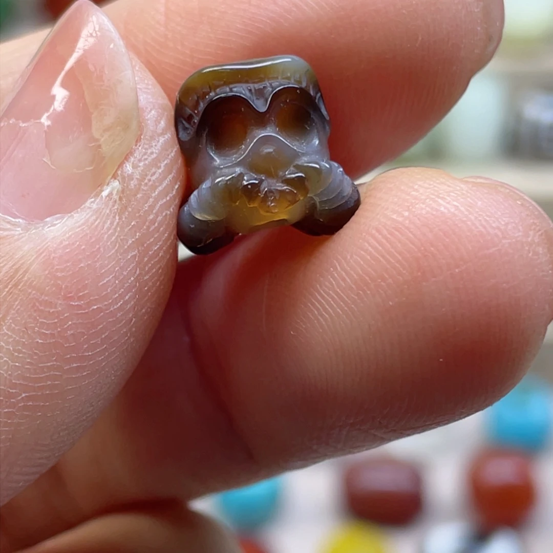 合金颈饰玛瑙/玉髓飞**哥