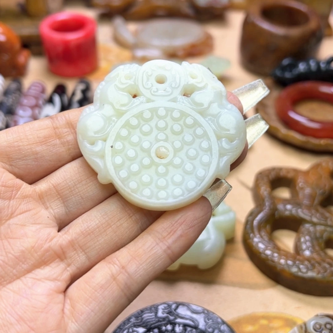 【闪购商品】蛇纹石玉颈饰未镶嵌