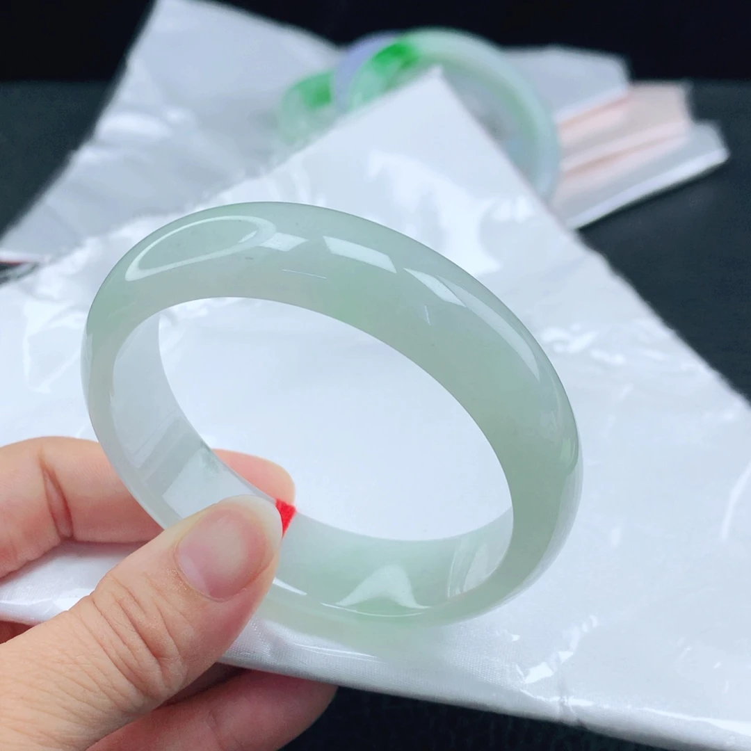 翡翠未镶嵌手镯58+浅绿翡翠手镯