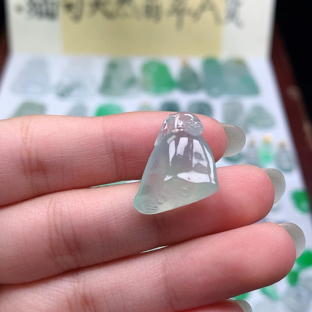 翡翠裸石缅甸天然A货翡翠冰种莲蓬