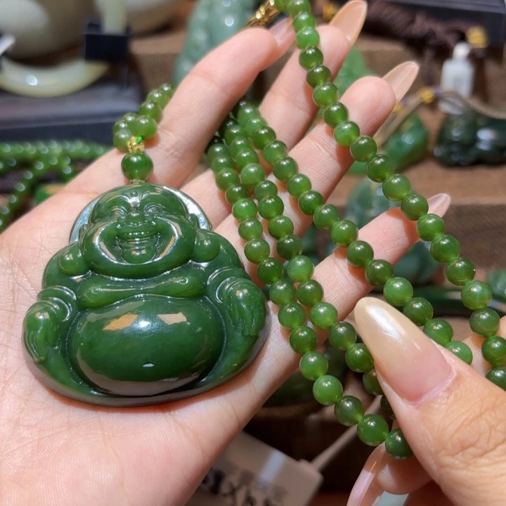 颈饰未镶嵌和田玉（碧玉）