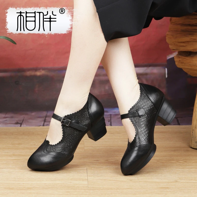 相伴相伴真皮手工宫廷女士单鞋厚底妈妈民族风中老年高跟鞋53069