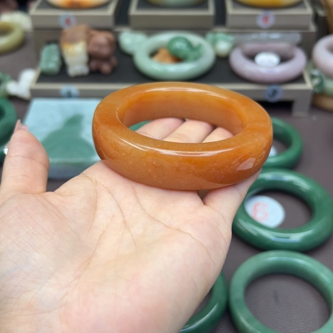 石英质玉手镯未镶嵌贝****体