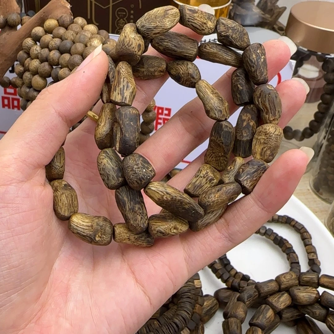 花***里沉香碎屑沉香奇楠沉香树丁单圈