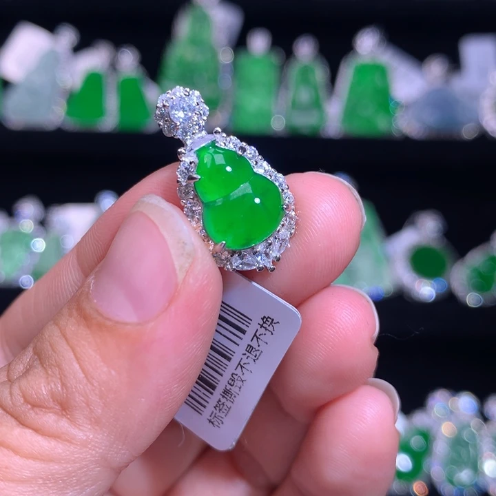 【闪购商品】颈饰银S925镶嵌翡翠天然翡翠