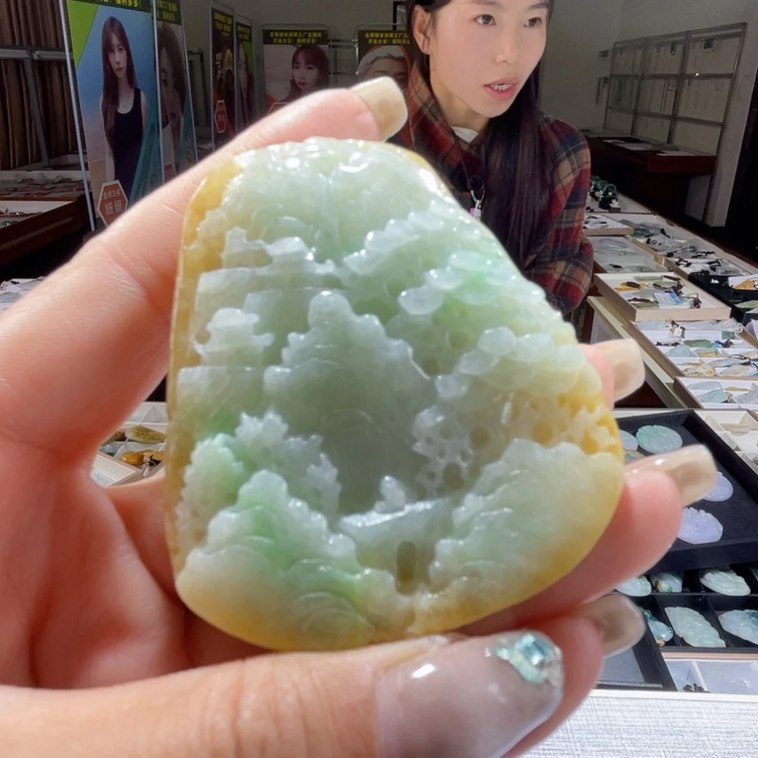 翡翠未镶嵌颈饰一