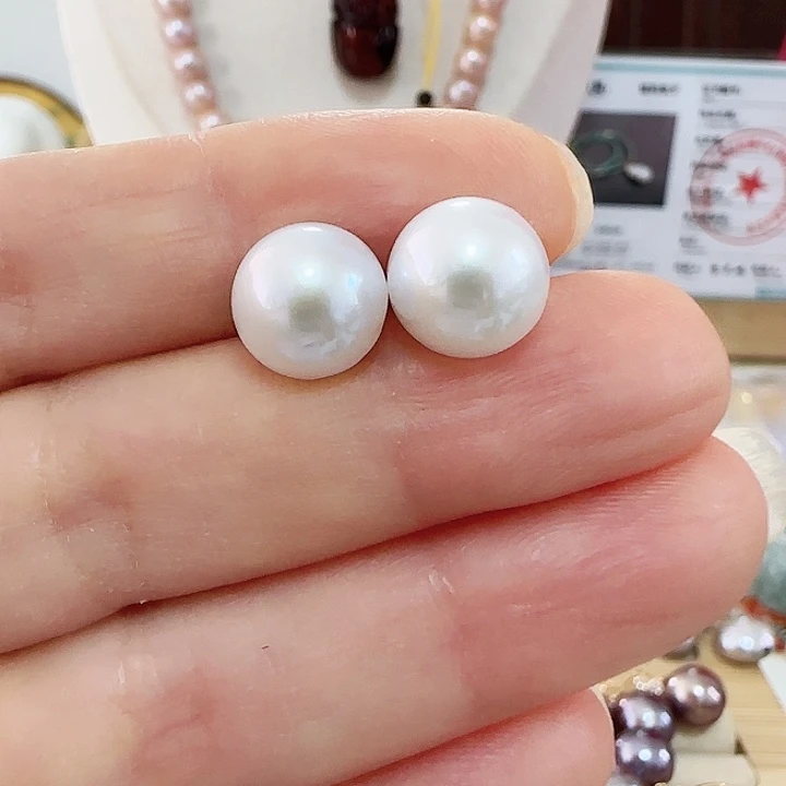 银S925镶嵌耳饰拼合珍珠（马贝珠）卡10左右淡水精致有纹不退