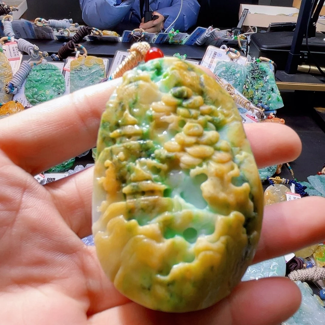 颈饰未镶嵌翡翠一