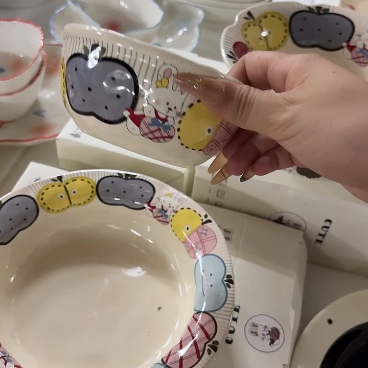 搪瓷正品苹果兔碗一个