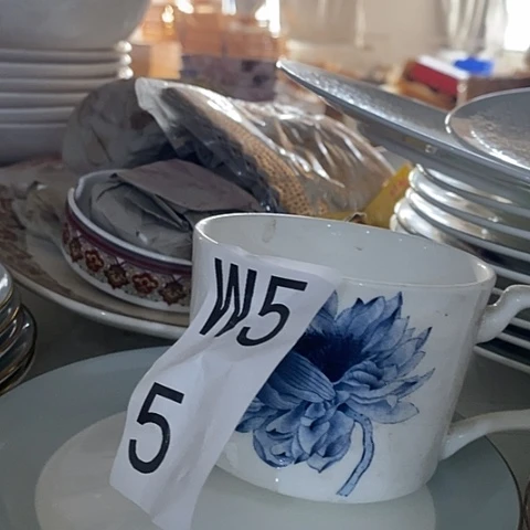 瓷一个小杯子w55