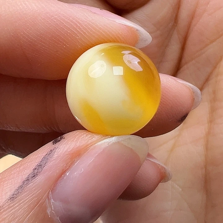 蜜蜡未镶嵌珠宝奇石