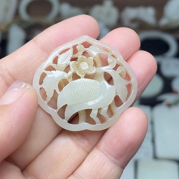 和田玉未镶嵌挂件