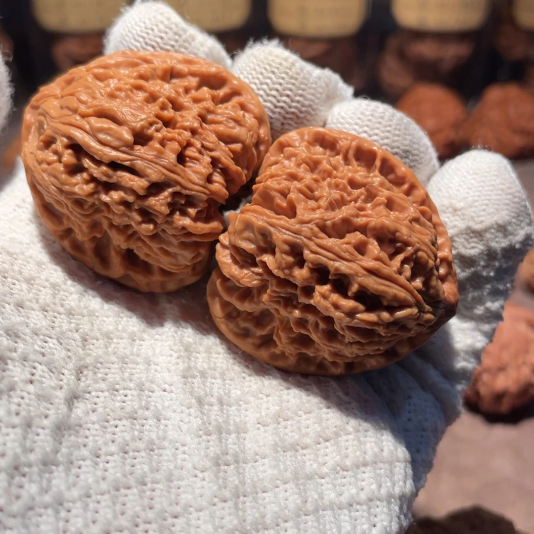 文玩核桃吊坠41三角疆