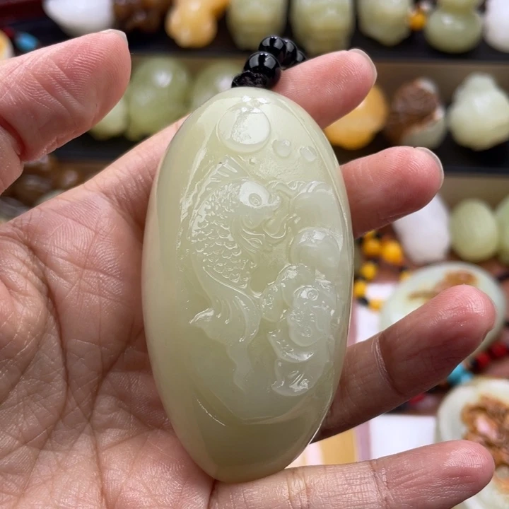 大***8石材古青石手把件瑕疵款