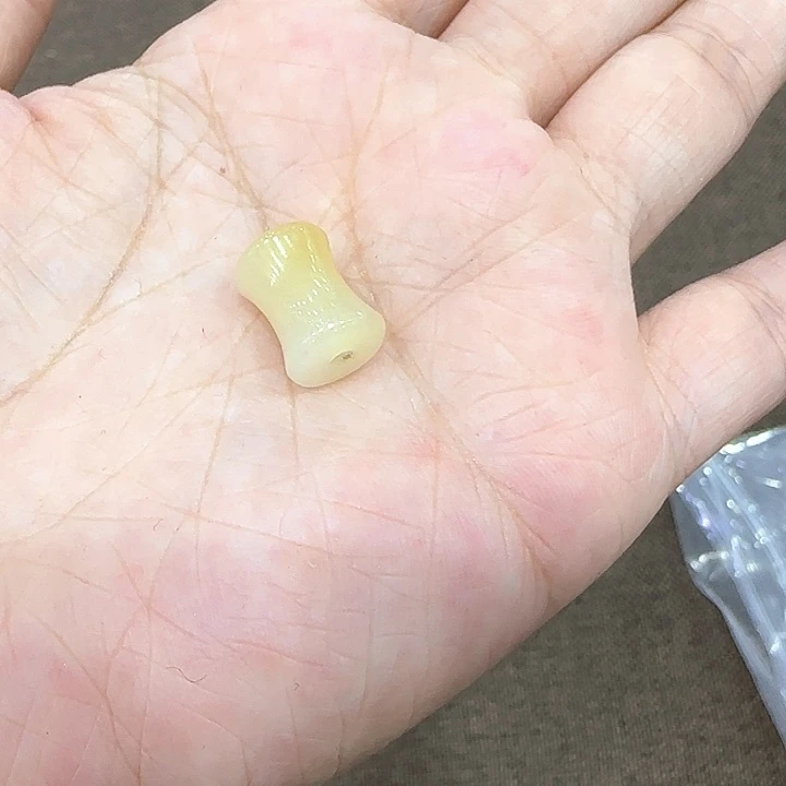 和田玉未镶嵌颈饰燕*