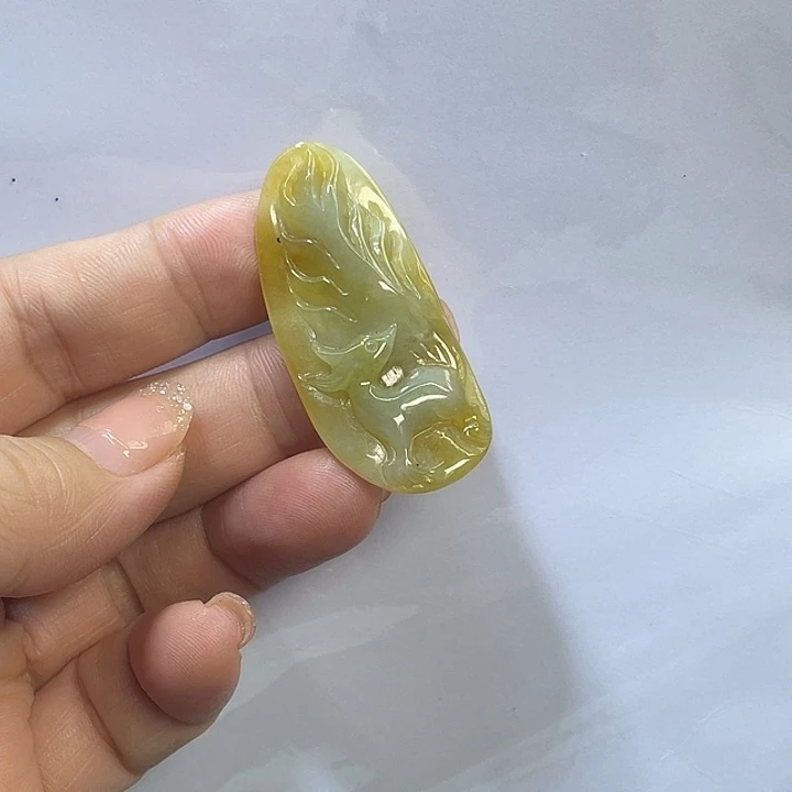 翡翠未镶嵌颈饰黄翡九尾狐吊坠