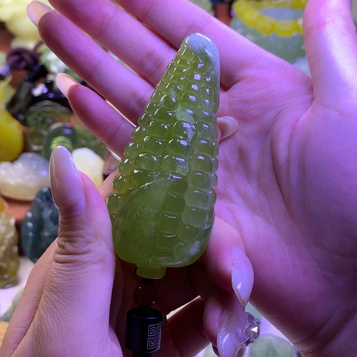 岫玉未镶嵌手把件111