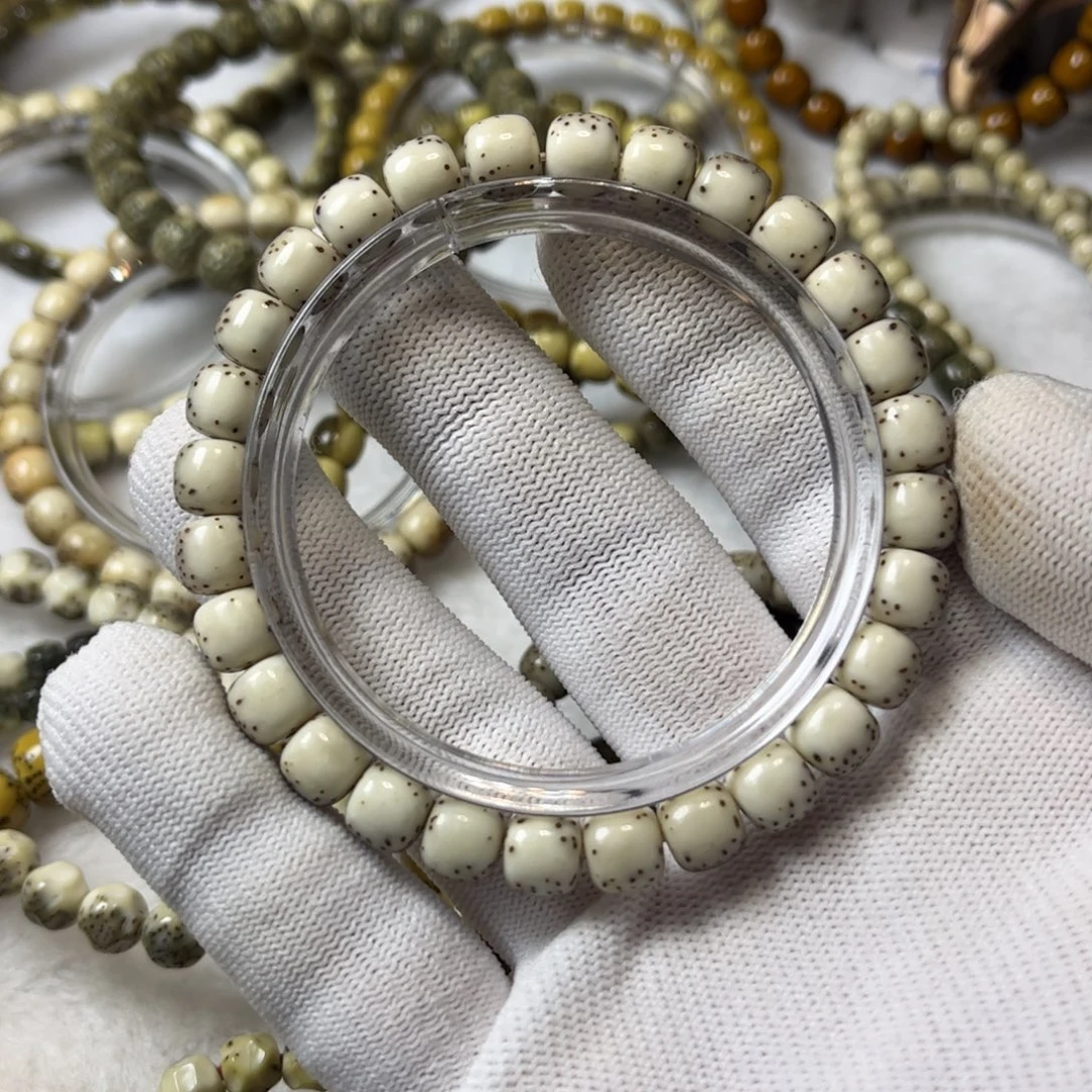 吊坠星月菩提石玉料玻璃底河豚