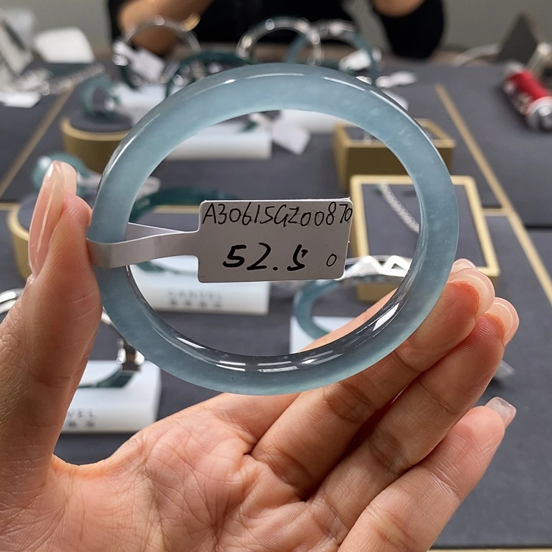 翡翠未镶嵌手镯52.50