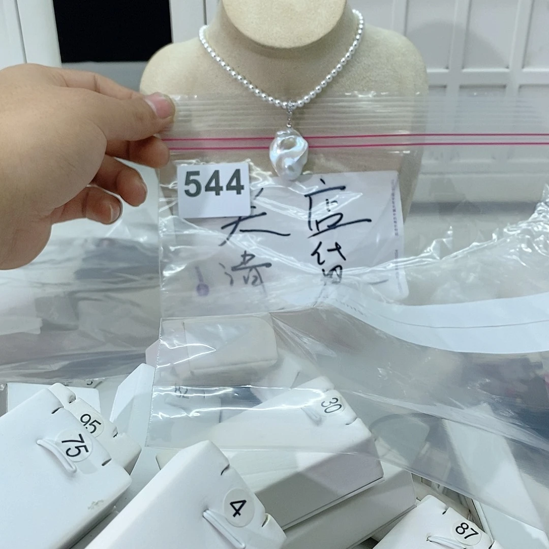 淡水珍珠颈饰合金