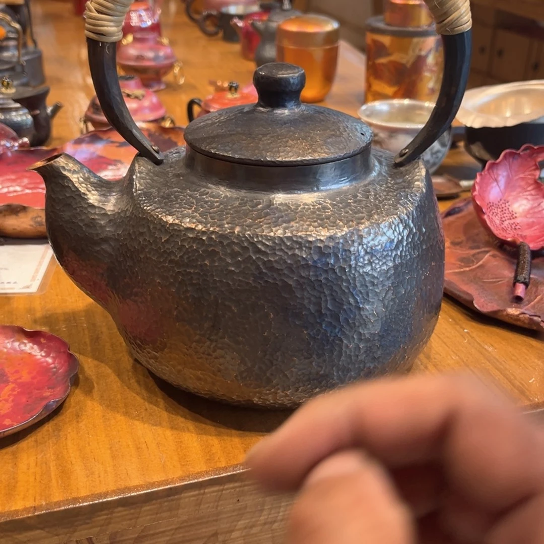 河****?口耳一体壶手工锻打工艺