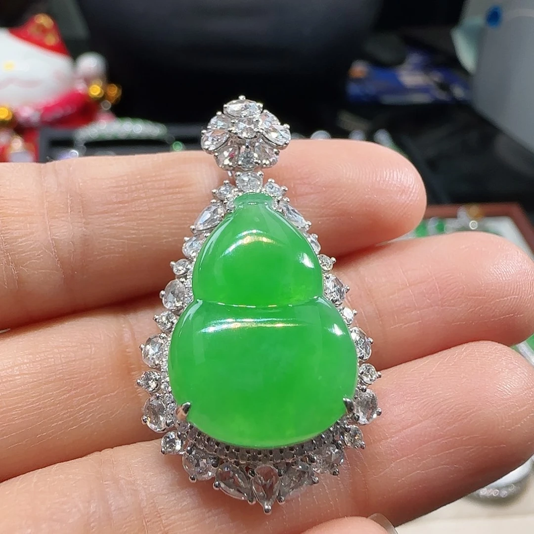 翡翠吊坠(不含链)18K金镶嵌