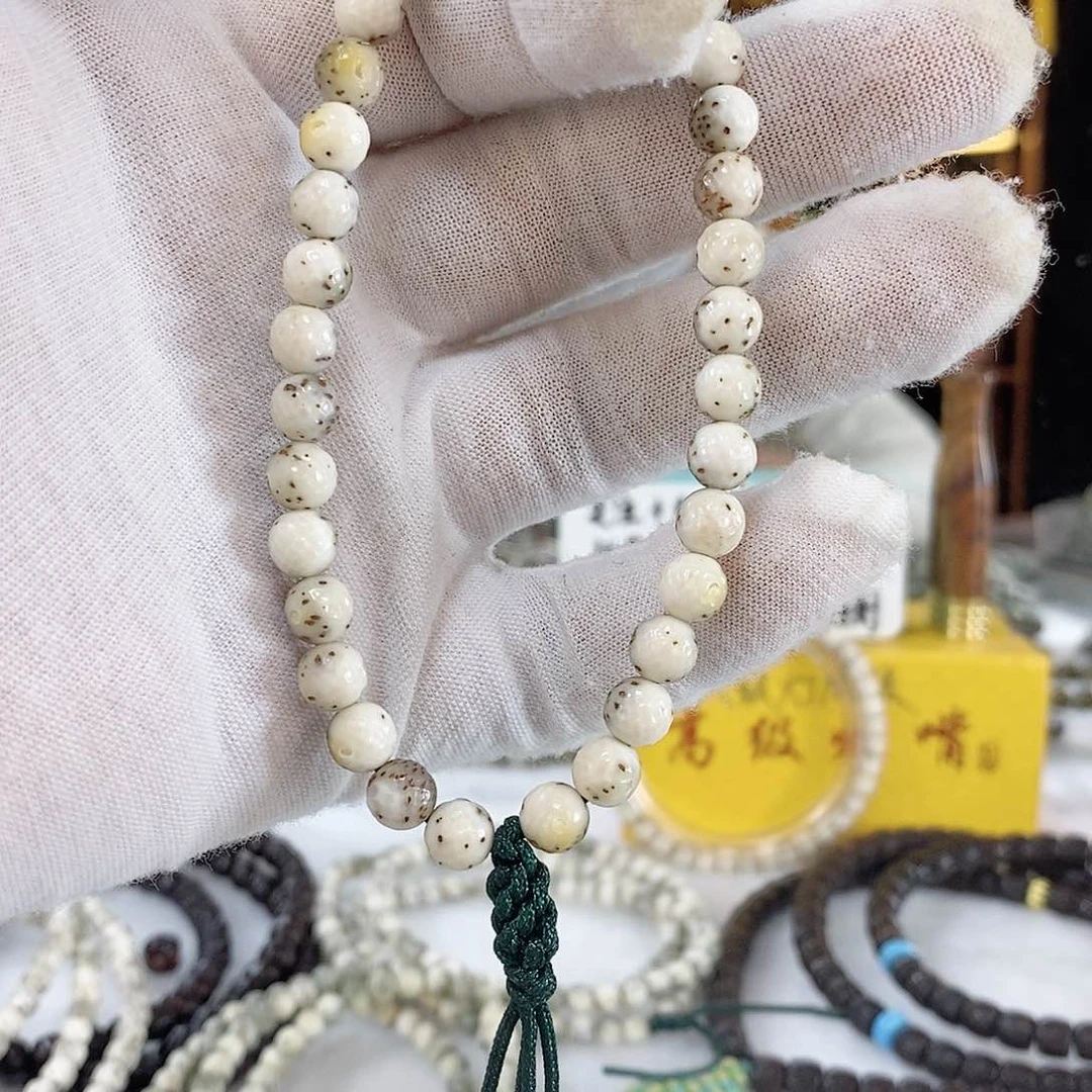 星月菩提手串我**呐星月菩提雕刻手串