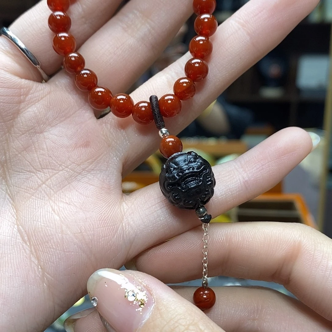 蛇纹石玉手镯未镶嵌人***间