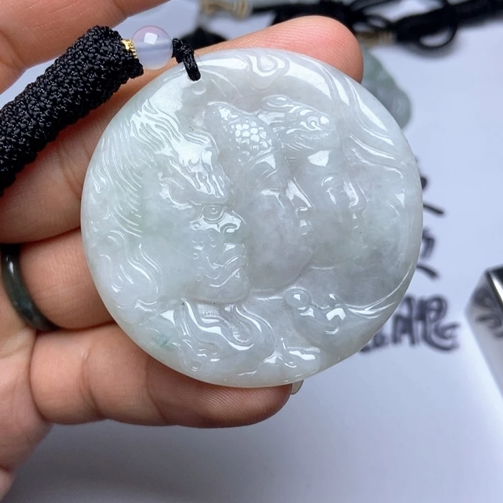 翡翠未镶嵌颈饰翡翠