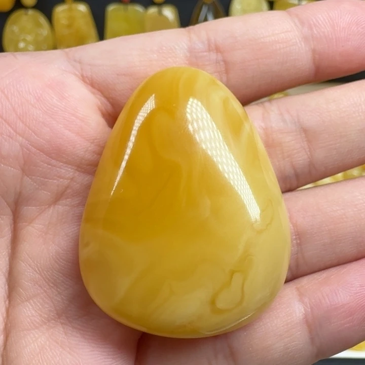 蜜蜡未镶嵌珠宝奇石