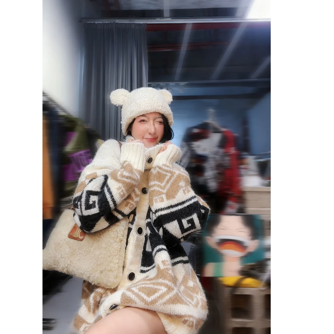 奇奇家 十三行高品质 羊毛混纺保暖慵懒提花复古大版加厚毛衣外套