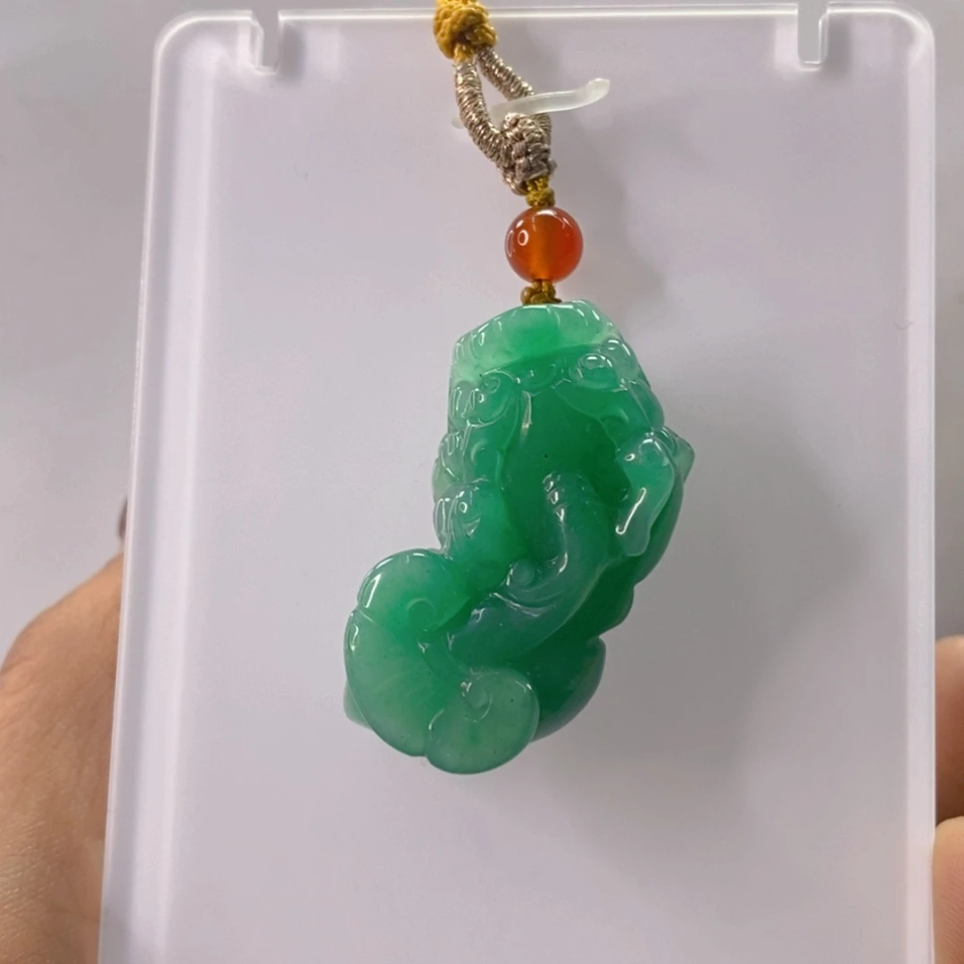 石英质玉未镶嵌颈饰