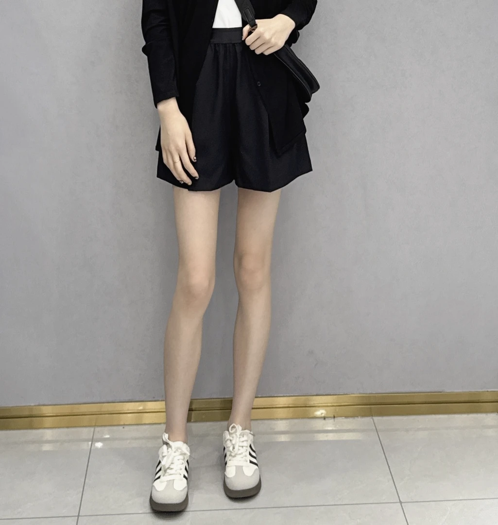 D111087/易缔媤显瘦气质高腰时尚百搭夏季黑色宽松松紧腰女士短裤