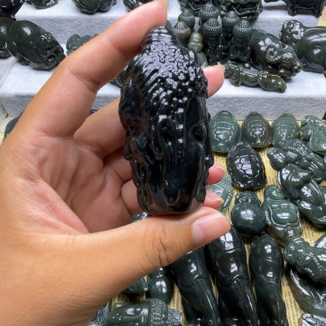 余****和田玉（糖玉）未镶嵌颈饰