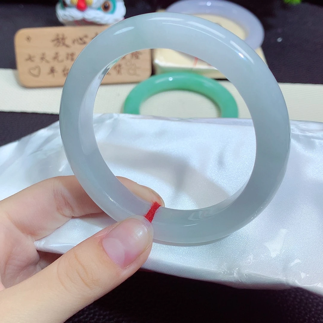 翡翠未镶嵌手镯9009