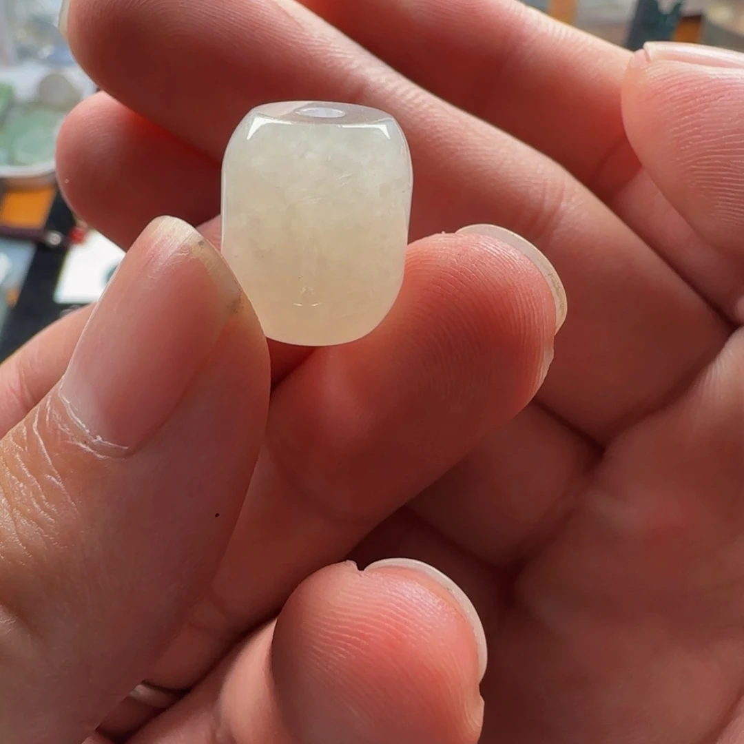 定制翡翠未镶嵌桶珠