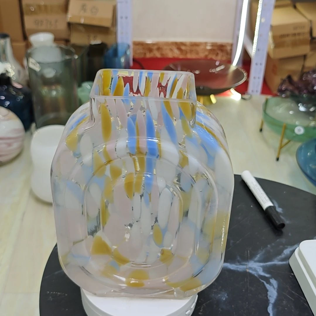 高25口8琉璃造型花瓶