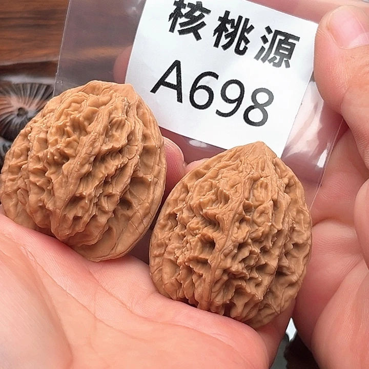 把件桃核麦穗虎头40