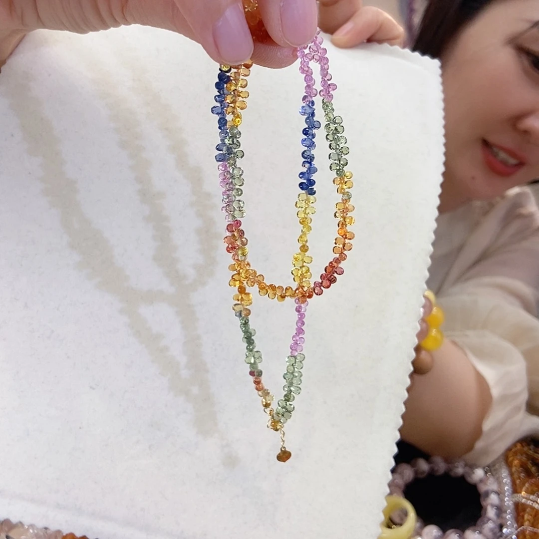 蓝宝石颈饰18K金镶嵌设计款水滴彩色蓝宝石